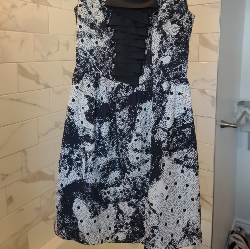 Black and Cream short party dress - Picture 3 of 3